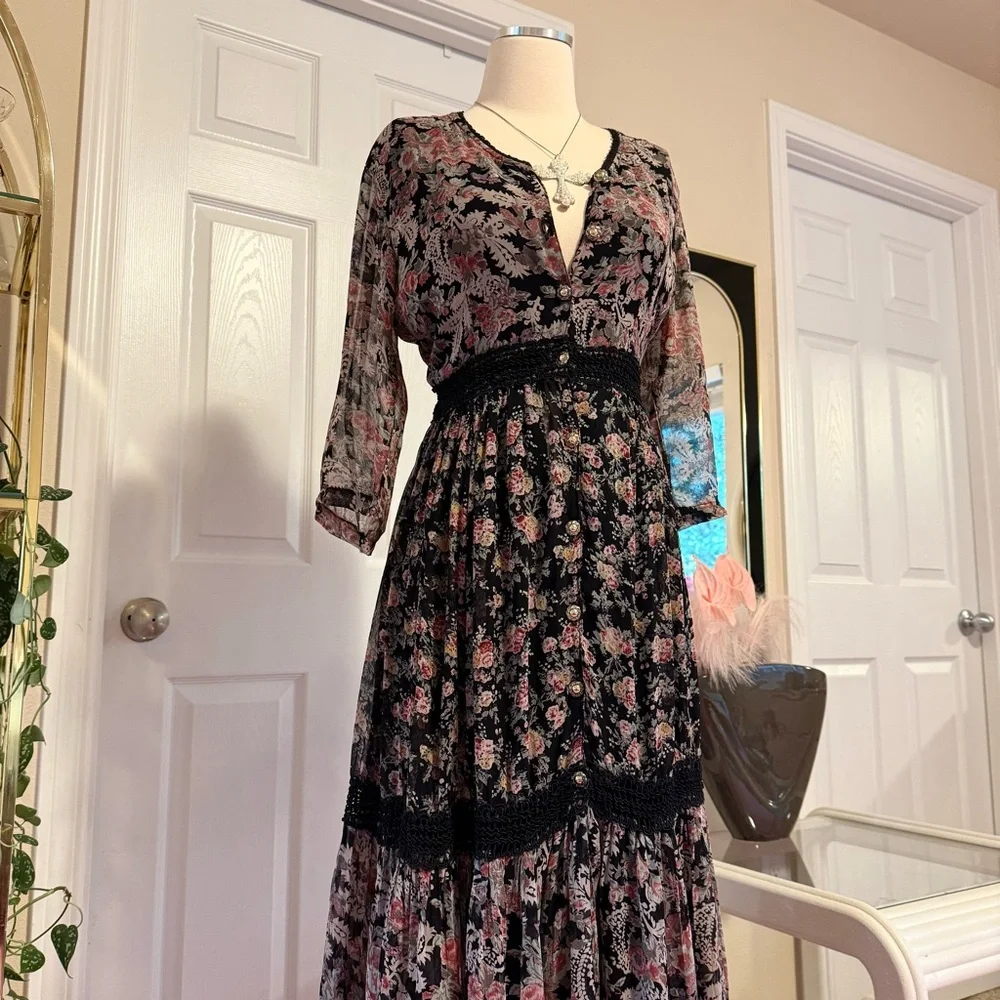 ❌SOLD❌ Vintage Floral Boho Whimsigoth Maxi Dress - Picture 2 of 7